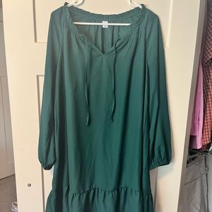 Beautiful green dress!